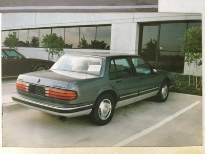 私の車歴（その４：Pontiac Bonneville SE, 1987）: Sail 22